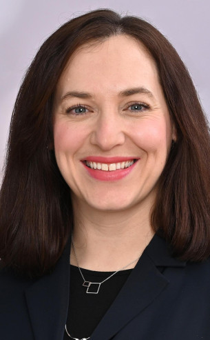 Dr․ Ina Katharina Lucas