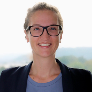 Dr. Cornelia Kolb