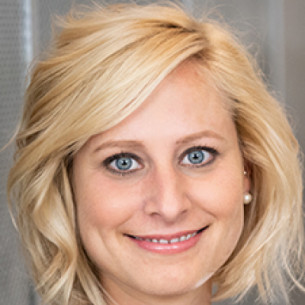Dr. Ariane Schenk